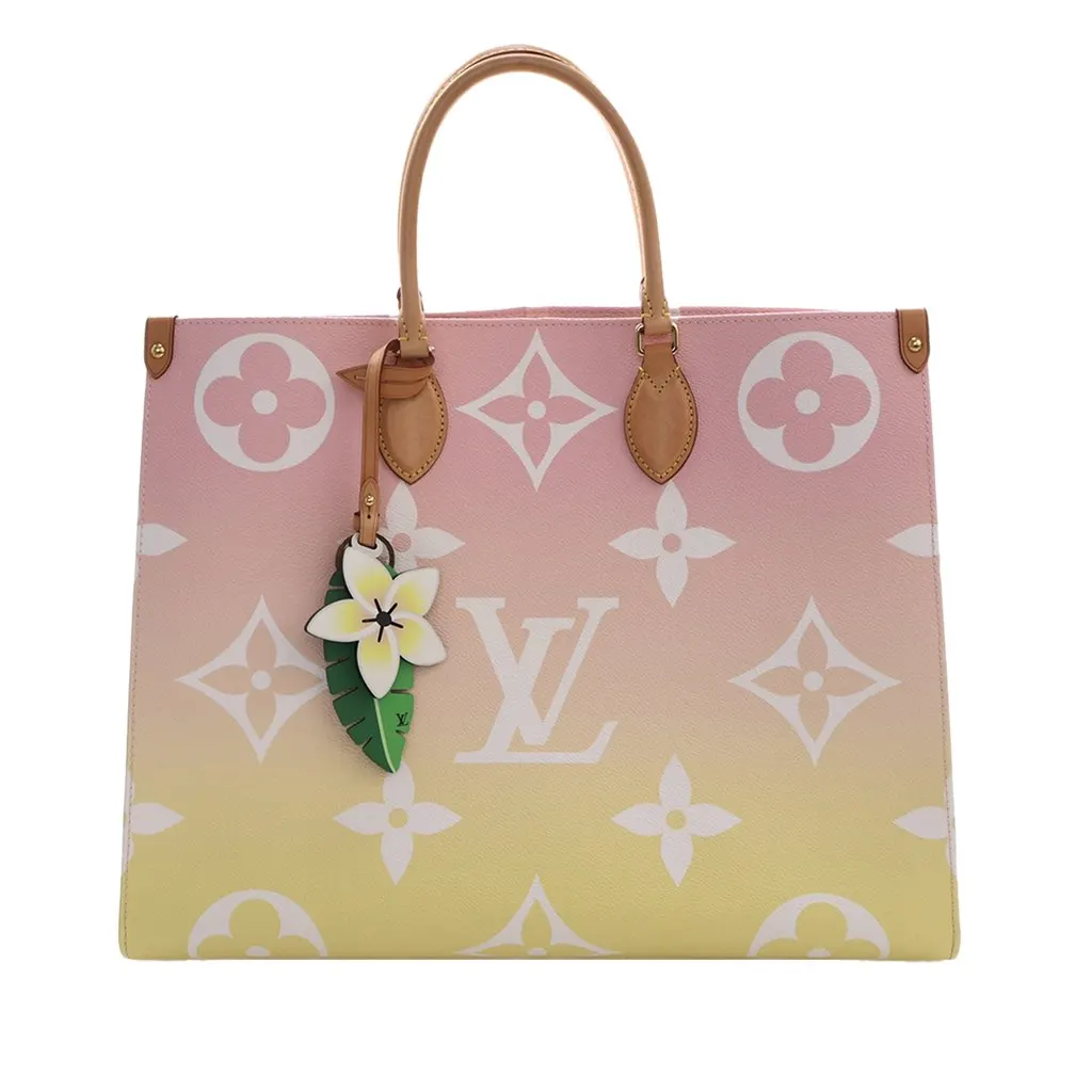 Louis Vuitton Monogram Giant By The Pool Onthego GM Pink Very good - Front View