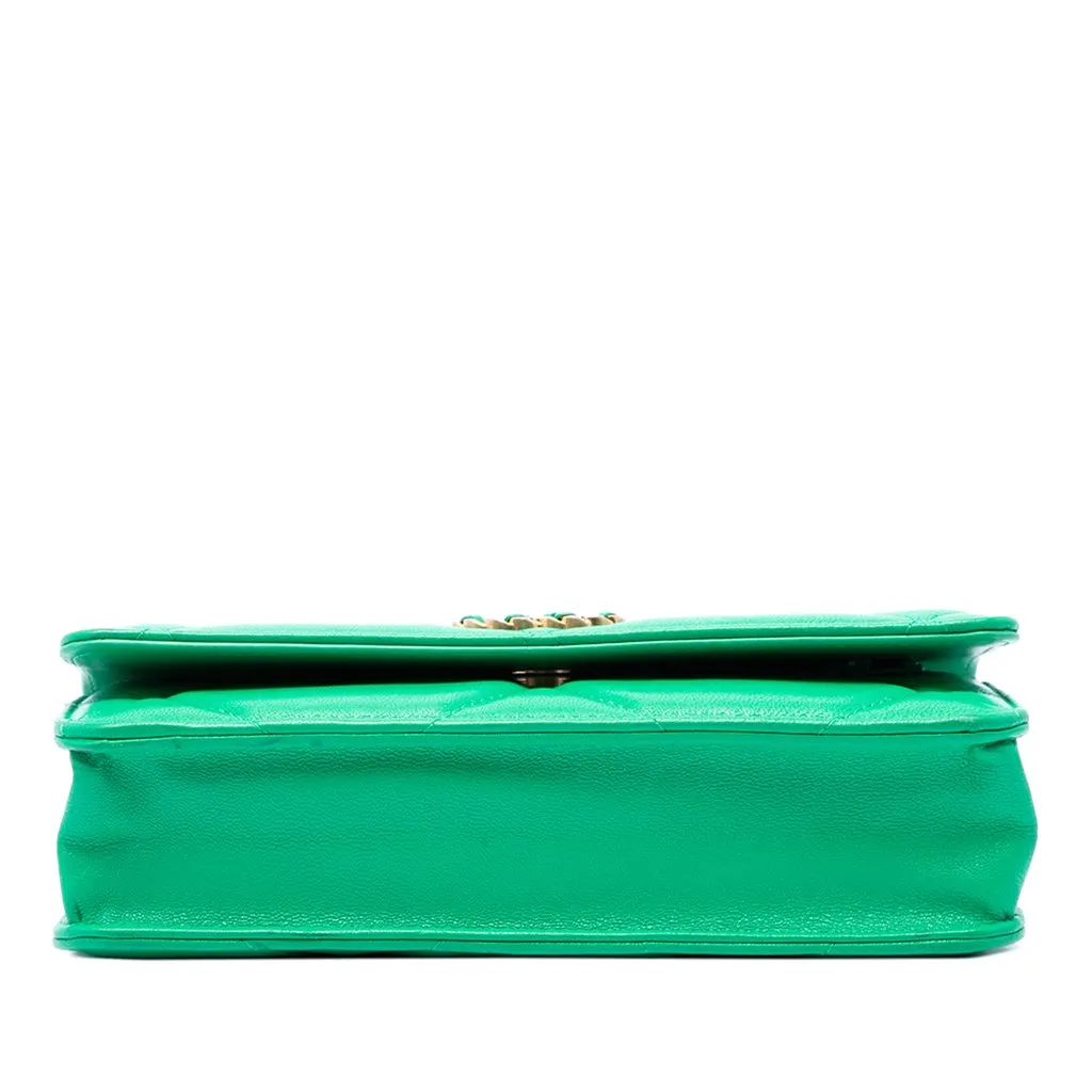 Chanel Quilted Lambskin 19 Wallet on Chain Green Leather Very good - Inside View