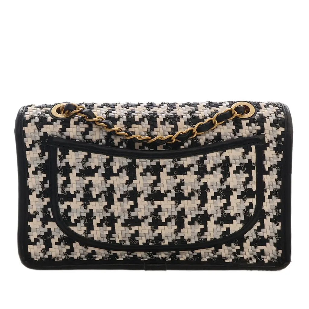 Chanel CC Woven Lambskin and Viscose Houndstooth Single Flap Beige Leather Very good - Model View