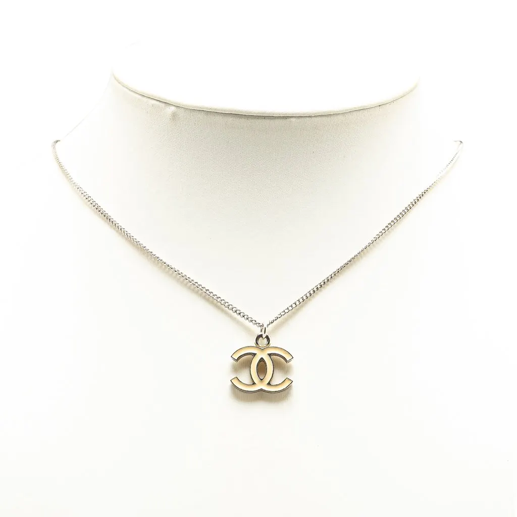 Chanel Silver CC Enamel Pendant Necklace Silver Metal Very good - Model View