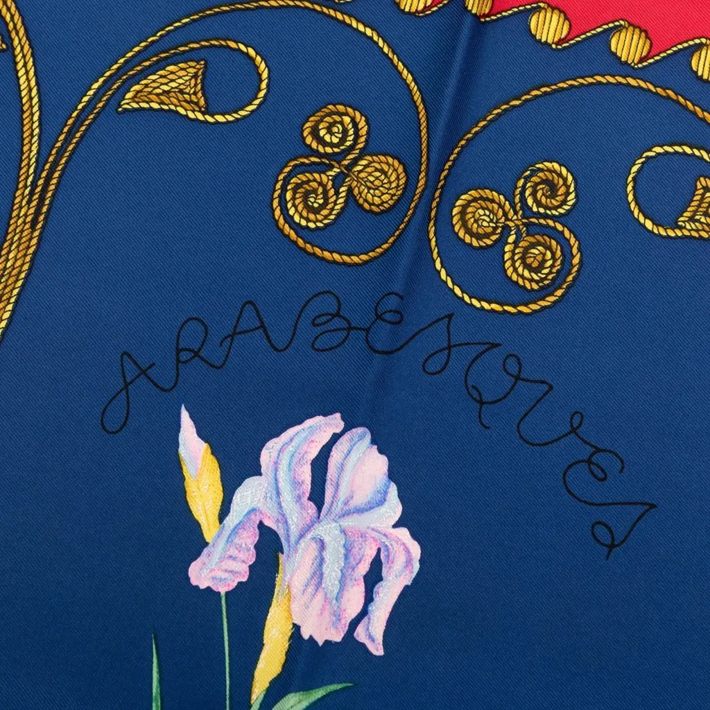 Hermès Arabesques Silk Scarf 90 Blue Very good - Model View