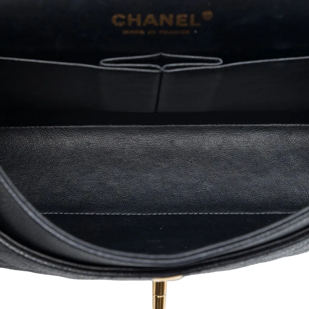 Chanel Medium Classic Caviar Double Flap Black Leather Very good - Model View