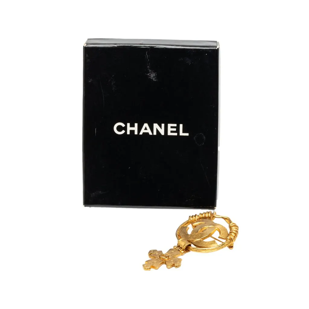 Chanel CC Gold Plated Cross Brooch Gold Metal Very good - Model View