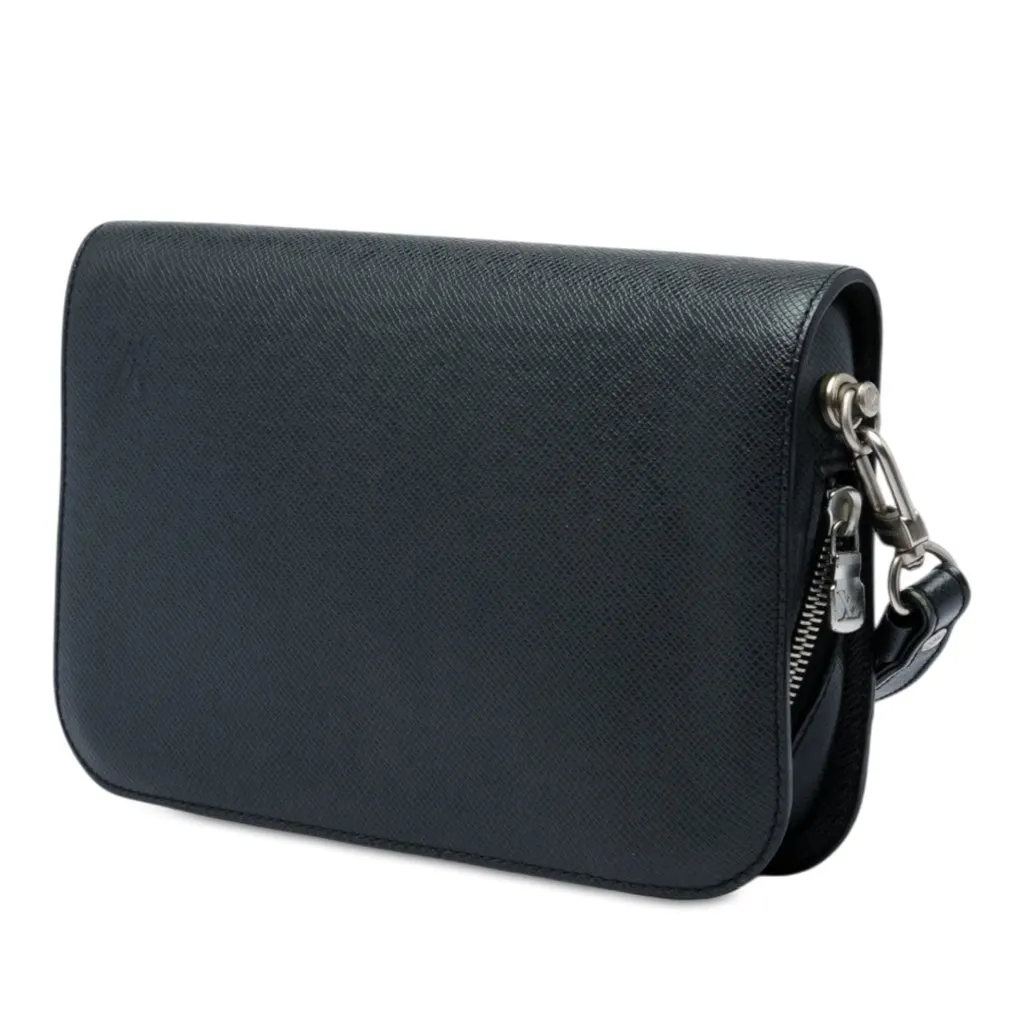 Louis Vuitton Taiga Pochette Baikal Black Leather Very good - Back View