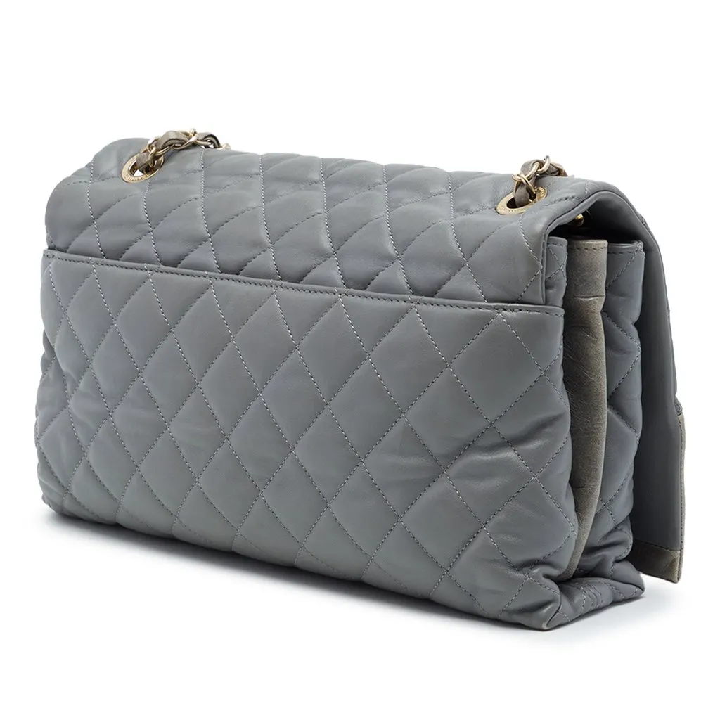 Chanel Jumbo Quilted Calfskin Soft Elegance Flap Grey Leather Very good - Back View