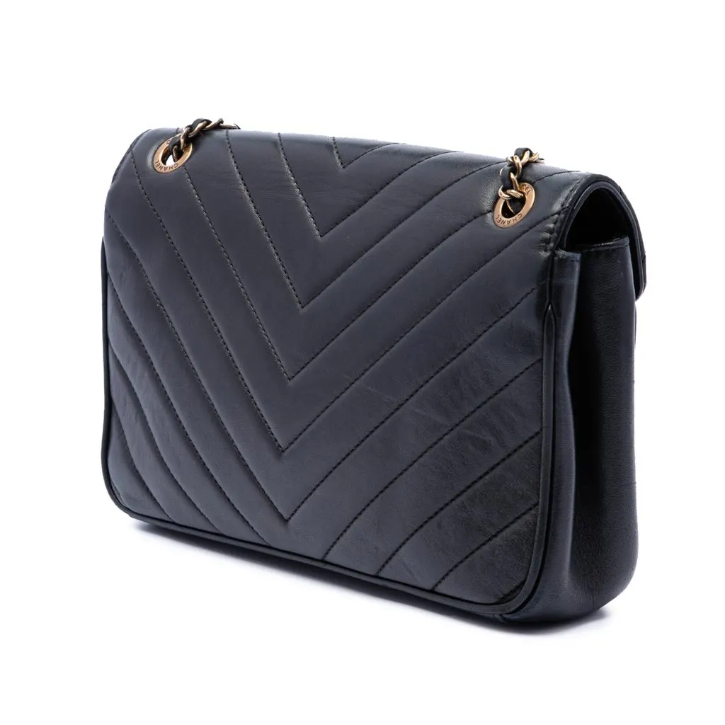 Chanel CC Quilted Lambskin Pyramid Flap Black Leather Very good - Back View