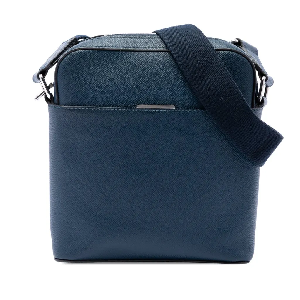 Louis Vuitton Taiga Anton Pochette Blue Leather Very good - Front View
