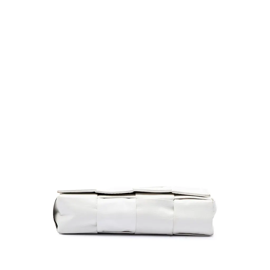 Bottega Veneta Paper Calfskin Intrecciato Cassette Belt Bag White Leather Good - Inside View