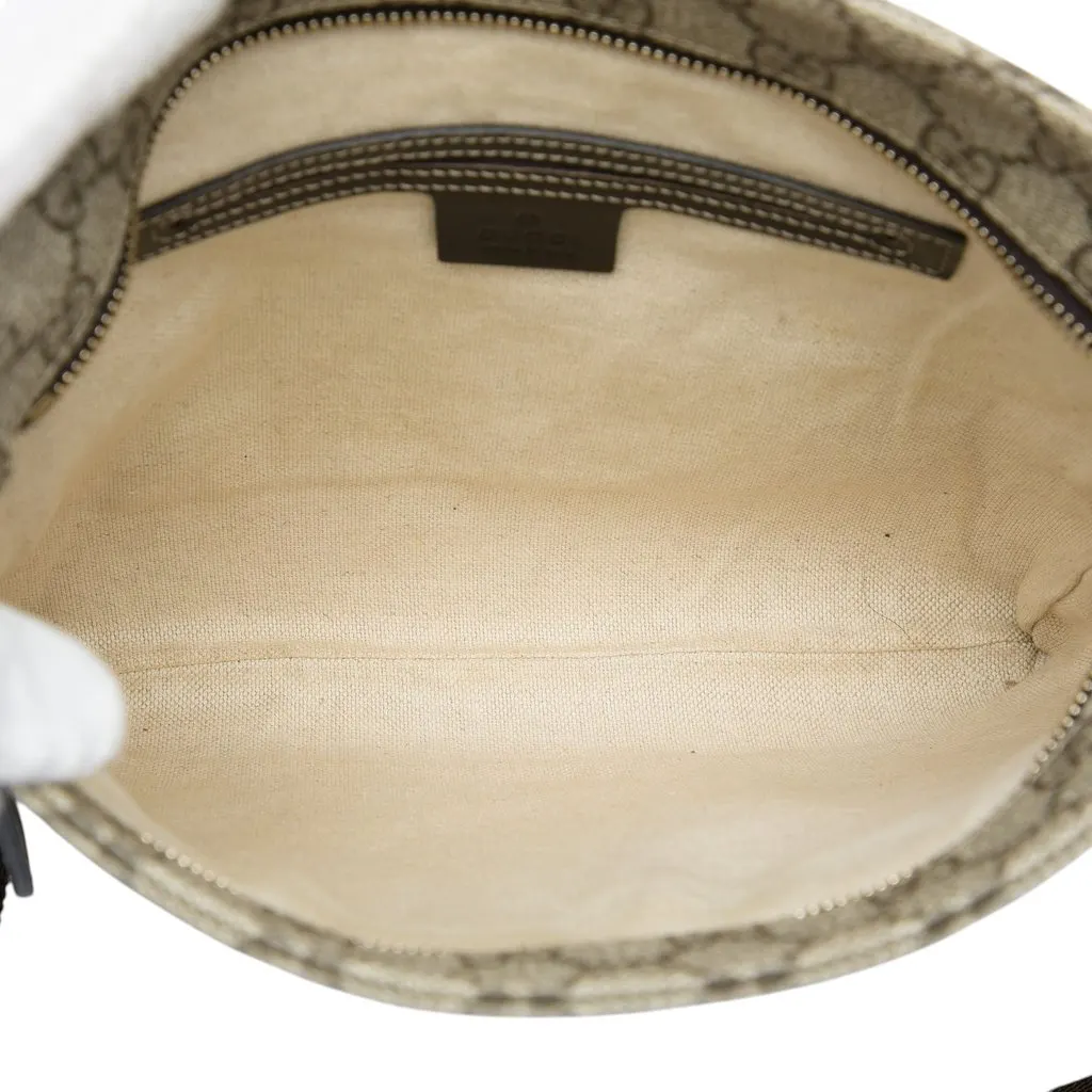 Gucci GG Supreme Crossbody Beige Canvas Very good - Model View