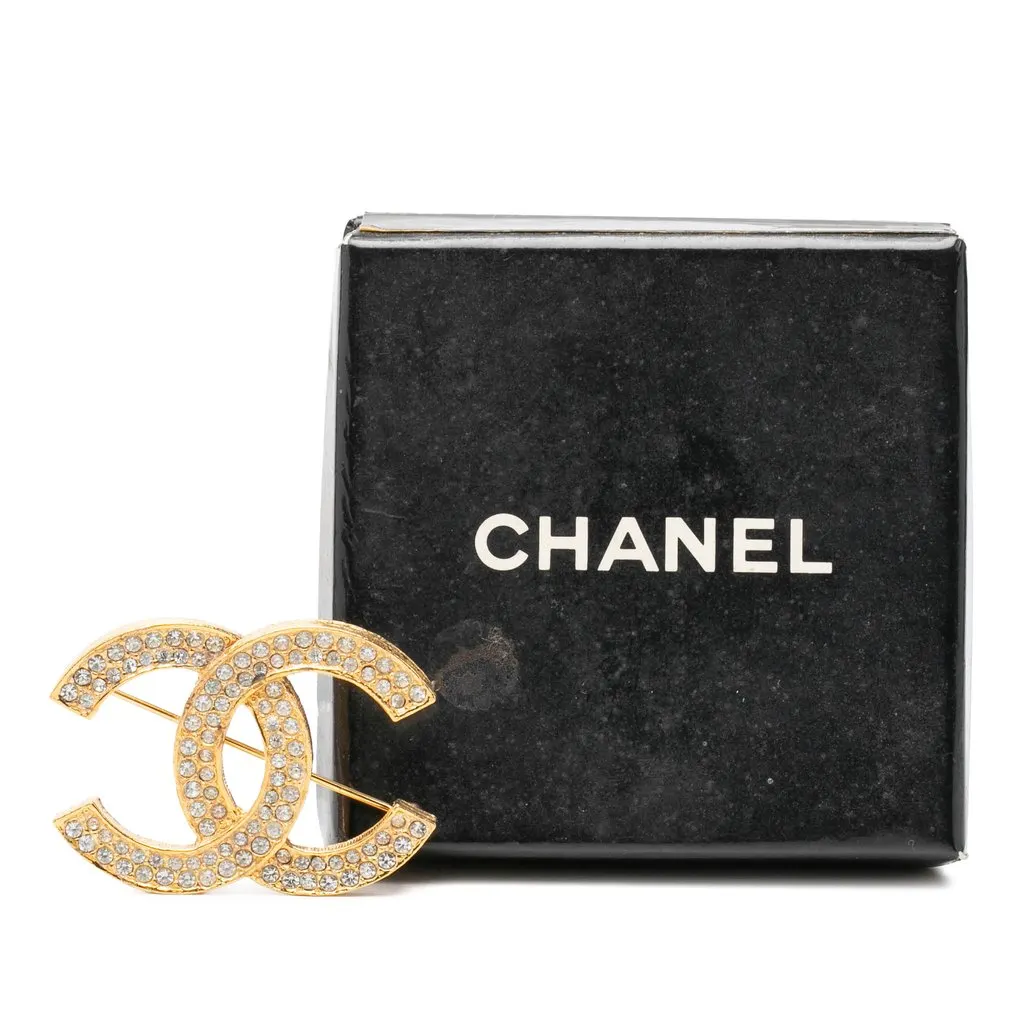 Chanel CC Gold Plated Strass Brooch Gold Metal Very good - Model View