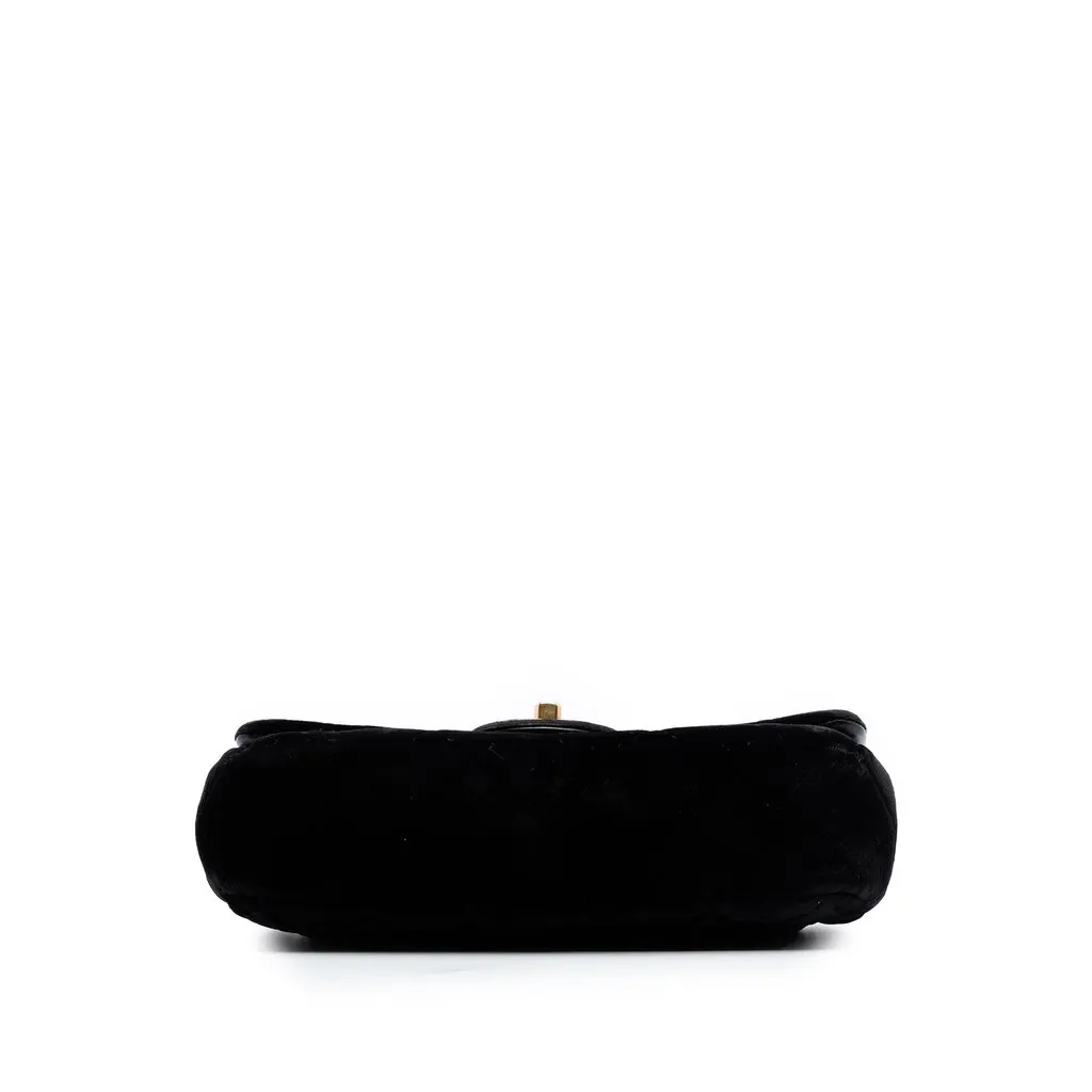 Chanel Small Quilted Velvet CC Eyelet Flap Black Very good - Inside View