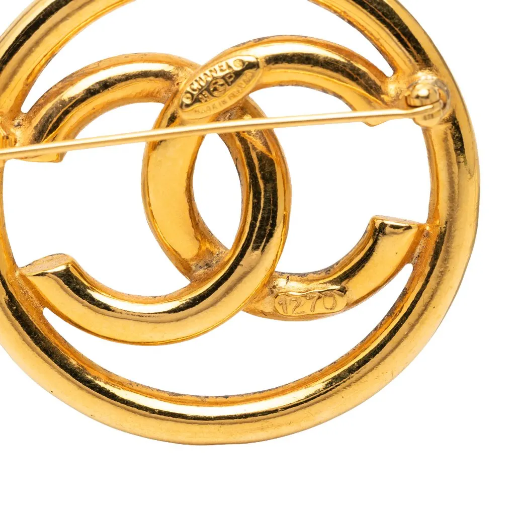 Chanel CC Gold Plated Round Brooch Gold Metal Very good - Model View