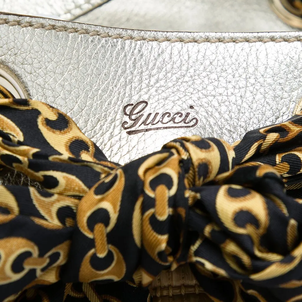 Gucci Large Straw Positano Scarf Tote Beige Very good - Model View