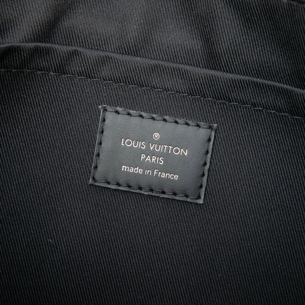 Louis Vuitton Monogram Eclipse Discovery Pochette GM Black Canvas Good - Box View