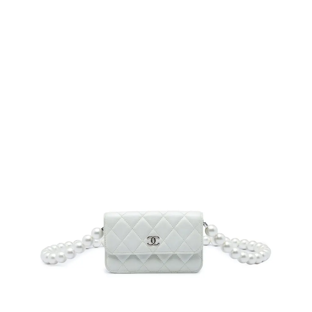 Chanel CC Quilted Lambskin Maxi Pearl Chain Strap White Leather Very good - Front View