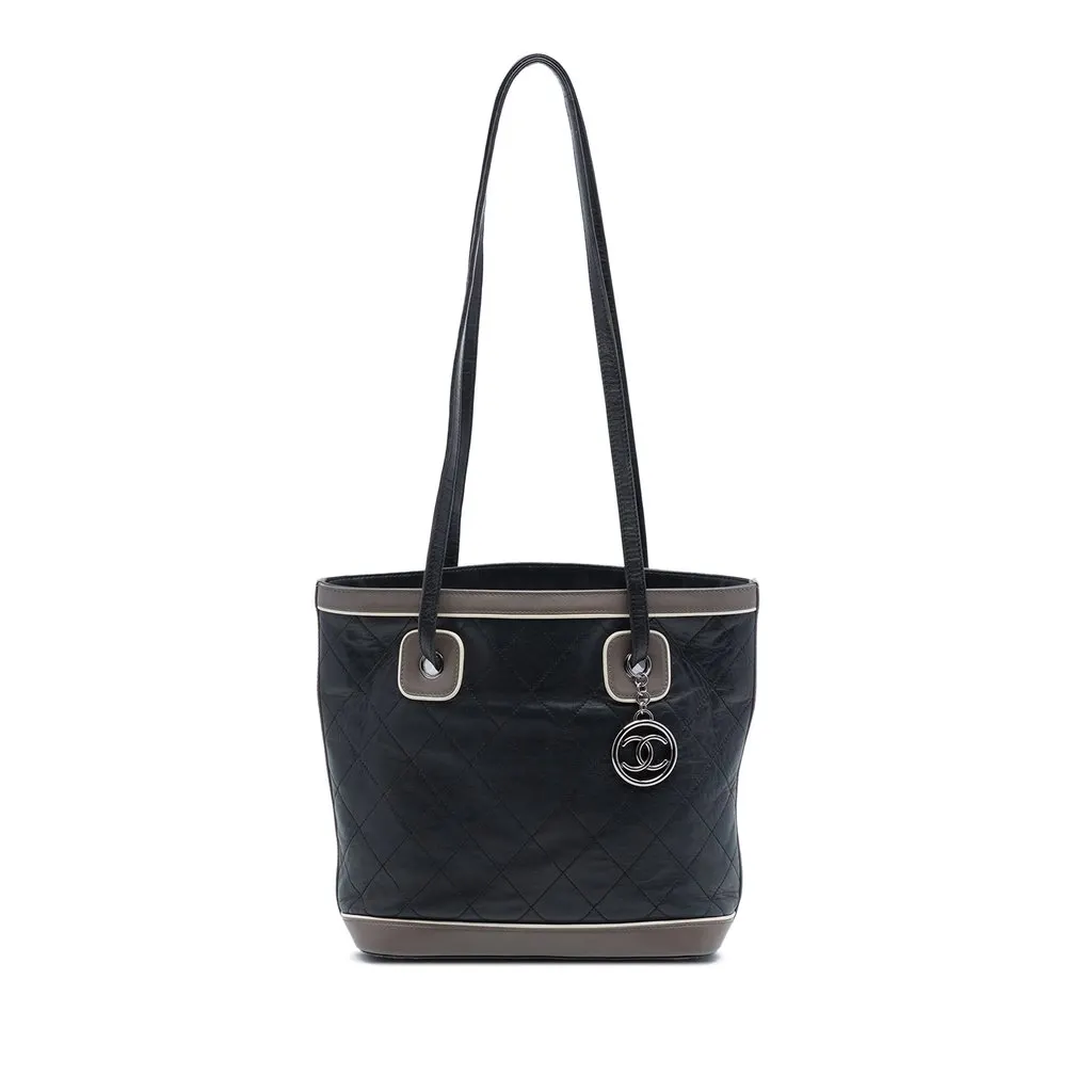 Chanel CC Quilted Lambskin Country Club Tote Black Leather Very good - Front View