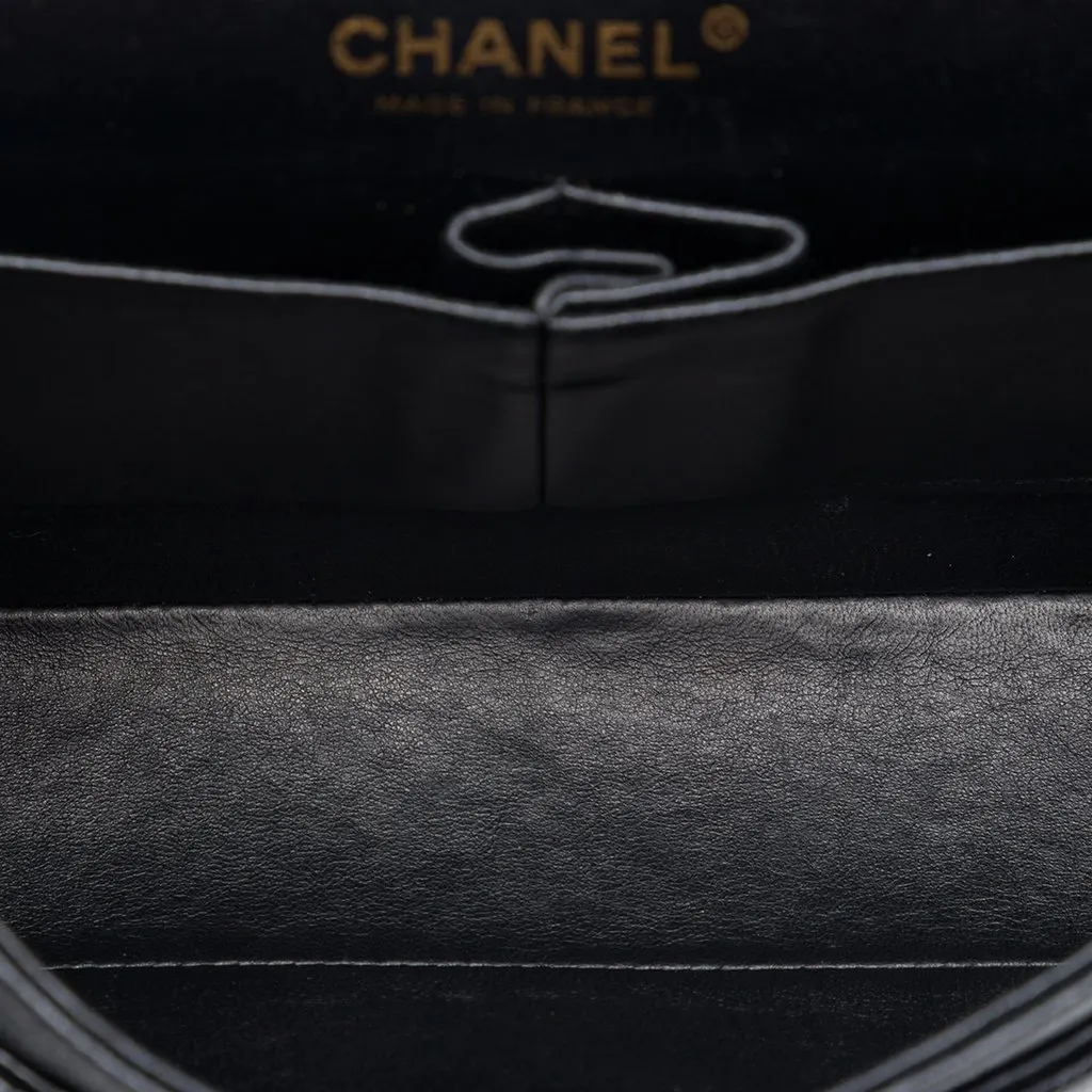 Chanel Medium Classic Caviar Double Flap Black Leather Very good - Model View