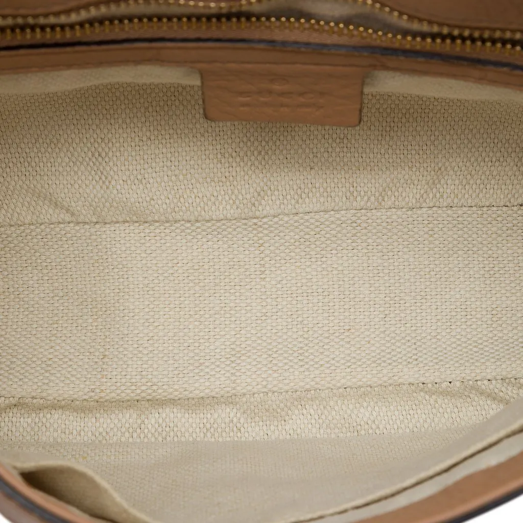Gucci Medium Calfskin Soho Chain Flap Crossbody Brown Leather Very good - Model View