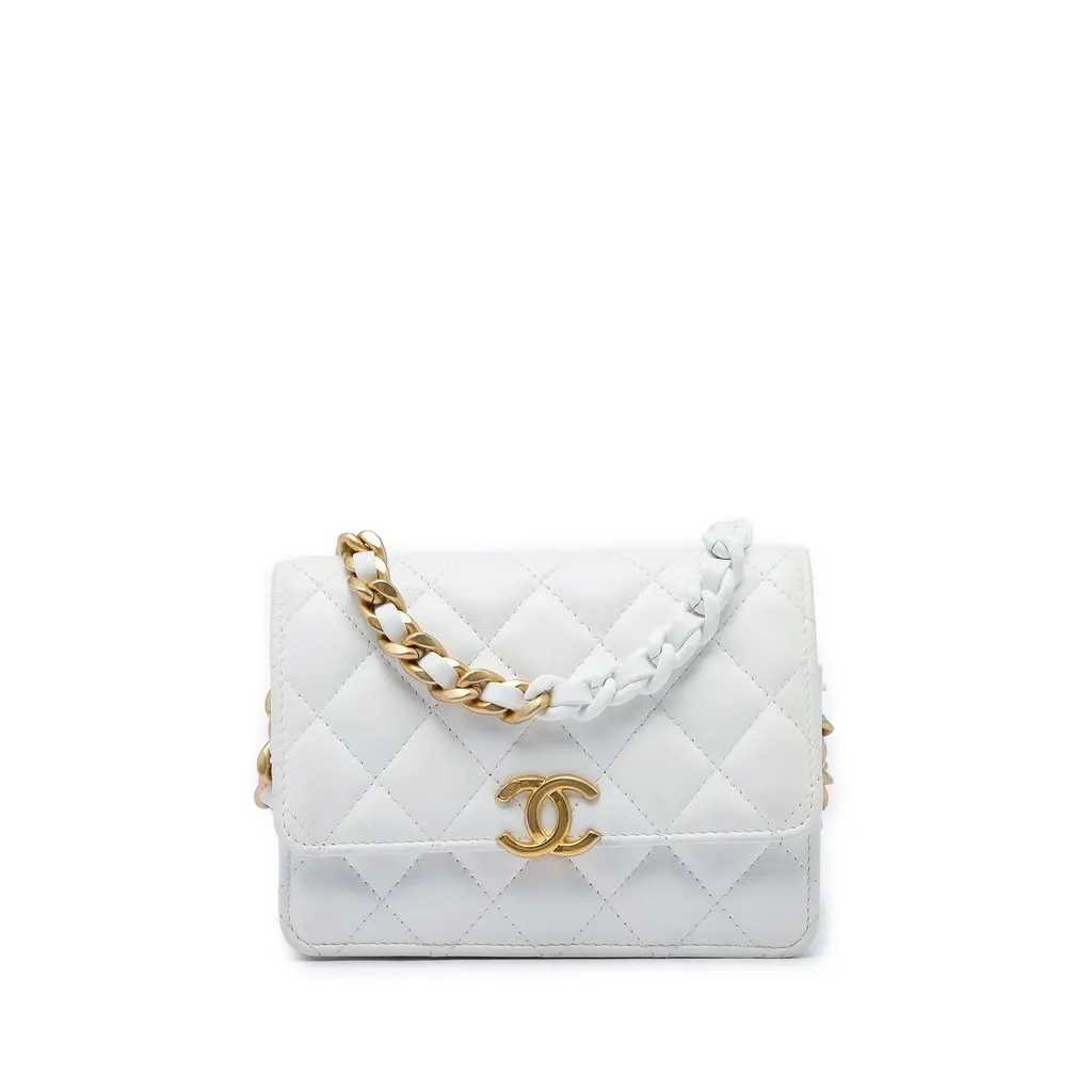 Chanel Quilted Lambskin Candy Chain Clutch with Chain White Leather Very good - Front View