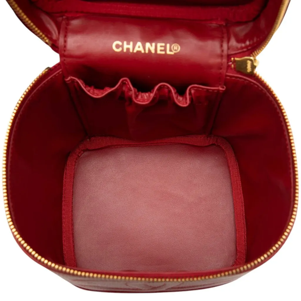 Chanel CC Caviar Vanity Bag Red Leather Very good - Model View