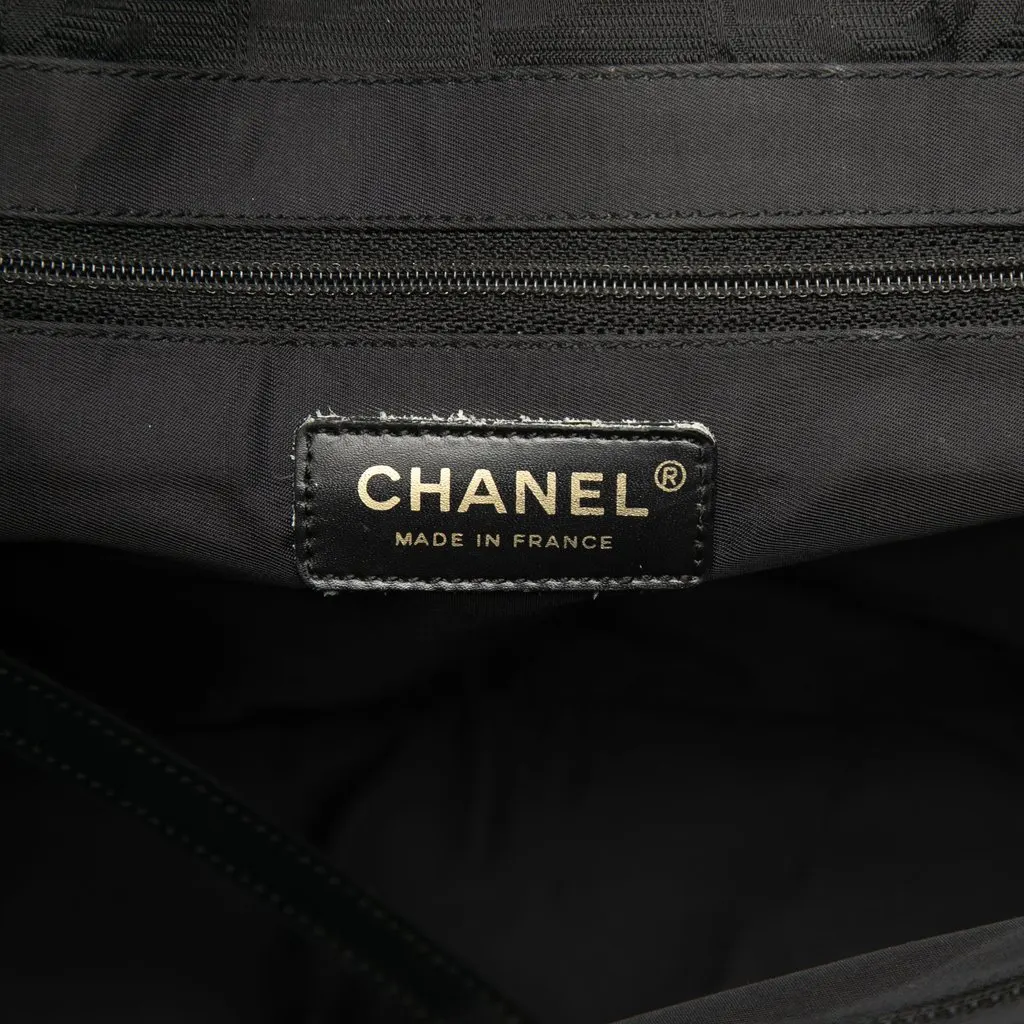 Chanel New Travel Line Nylon Tote Black Very good - Box View
