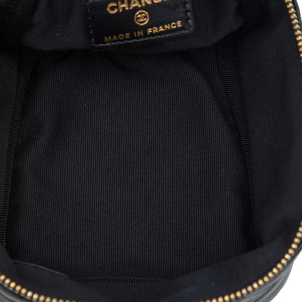 Chanel CC Quilted Lambskin Cube Wristlet Vanity Case Black Leather Very good - Model View