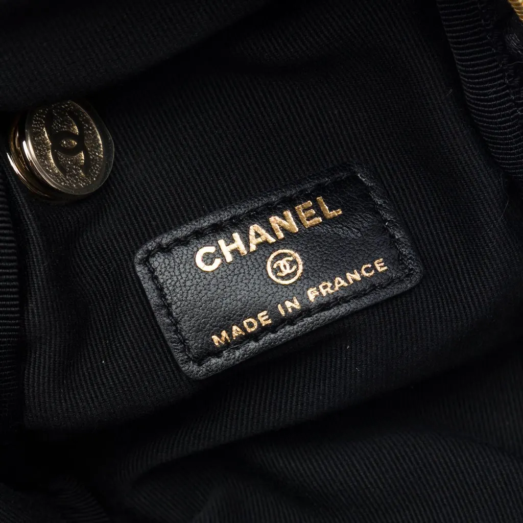 Chanel CC Quilted Lambskin Cube Wristlet Vanity Case Black Leather Very good - Box View