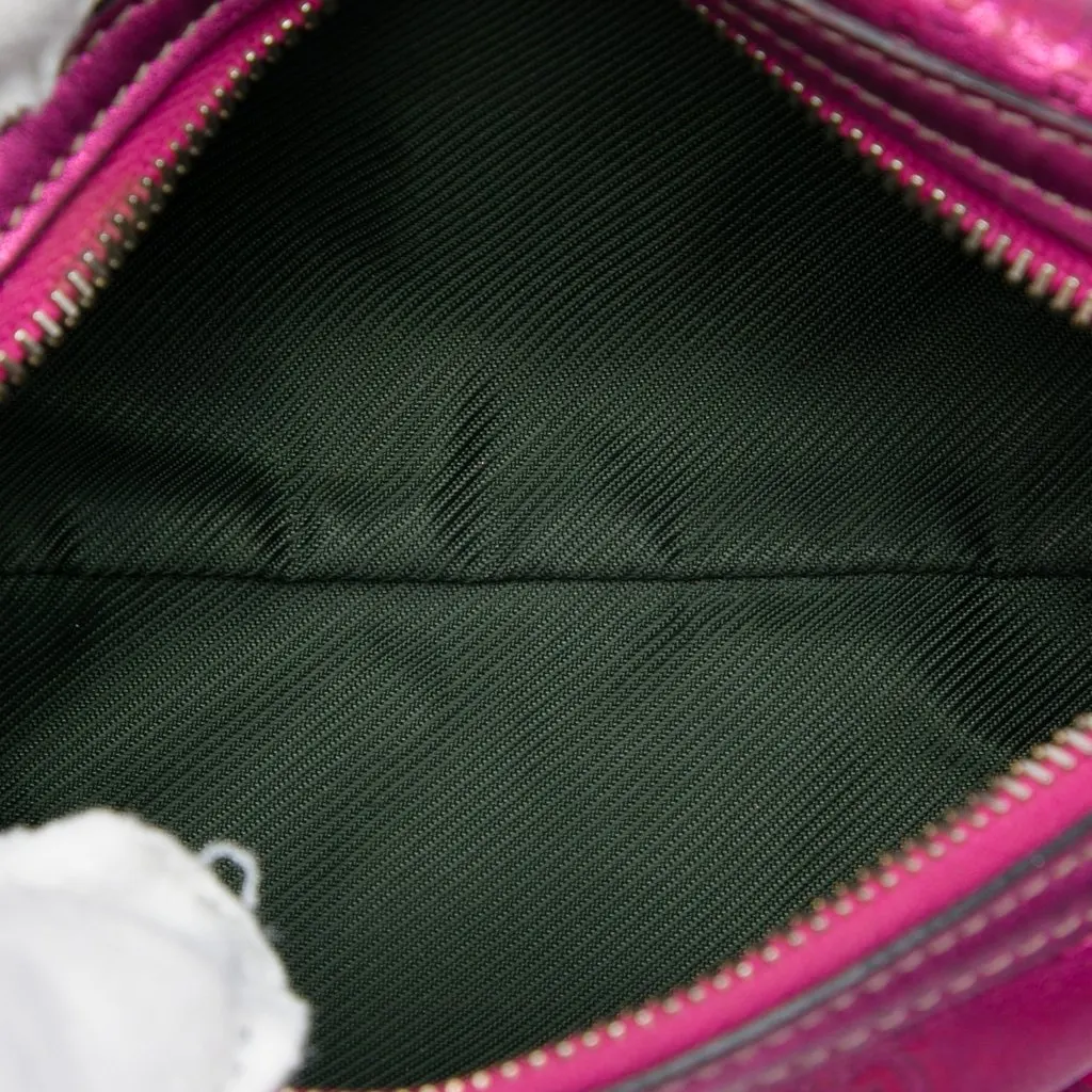 Gucci Metallic Guccissima Pouch Pink Leather Very good - Model View