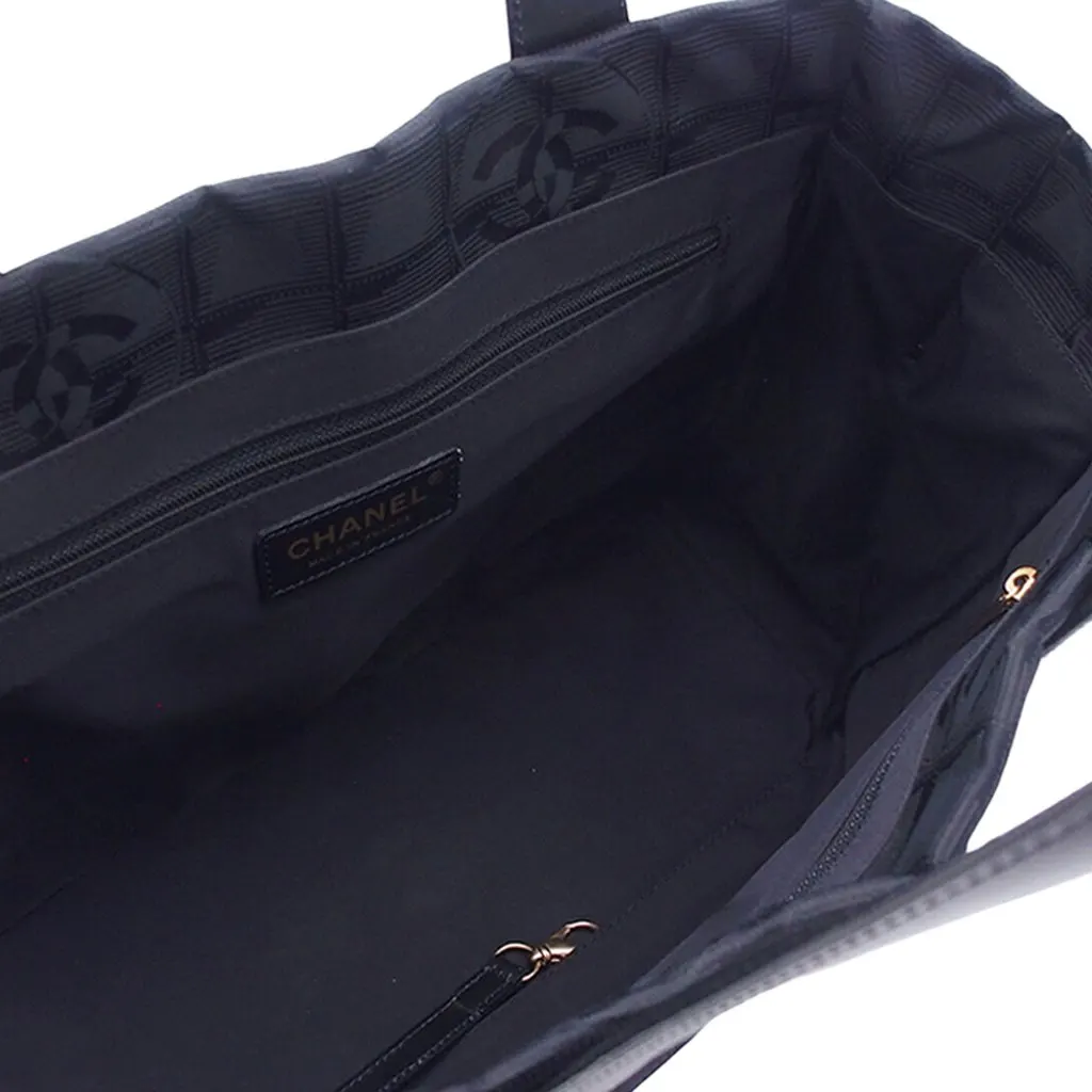 Chanel New Travel Line Nylon Tote Black Very good - Box View