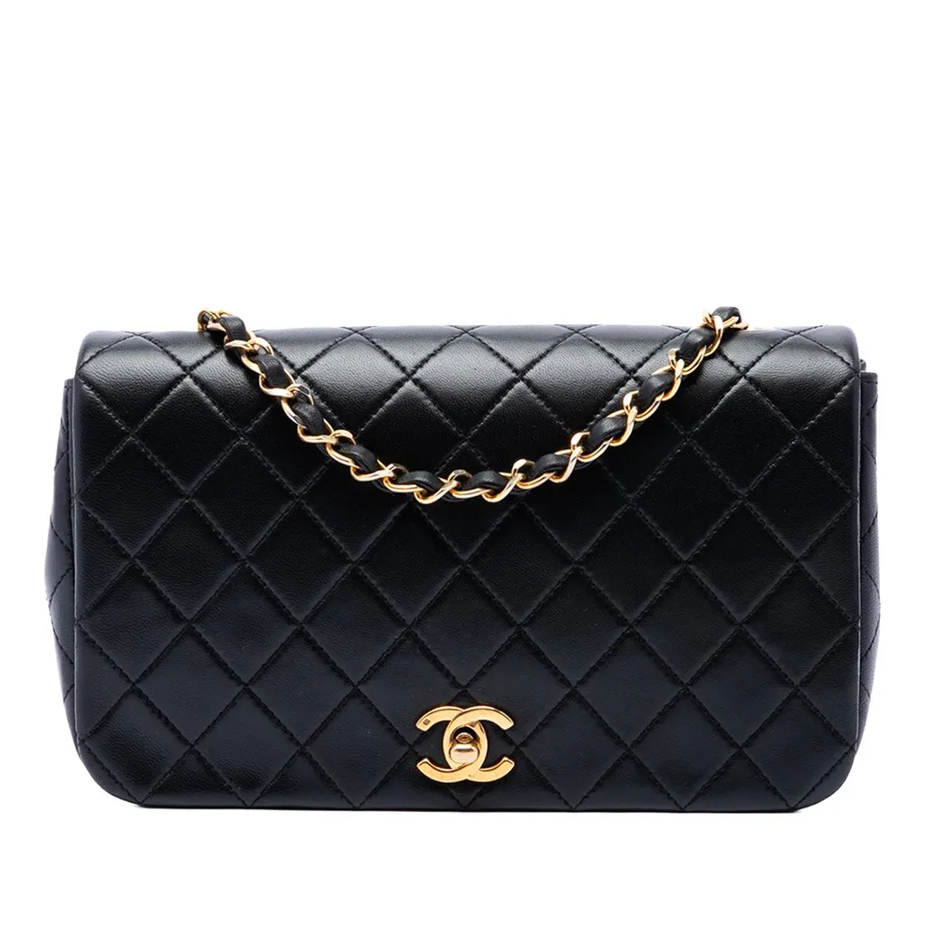 Chanel Medium Quilted Lambskin Full Flap Black Leather Very good - Front View