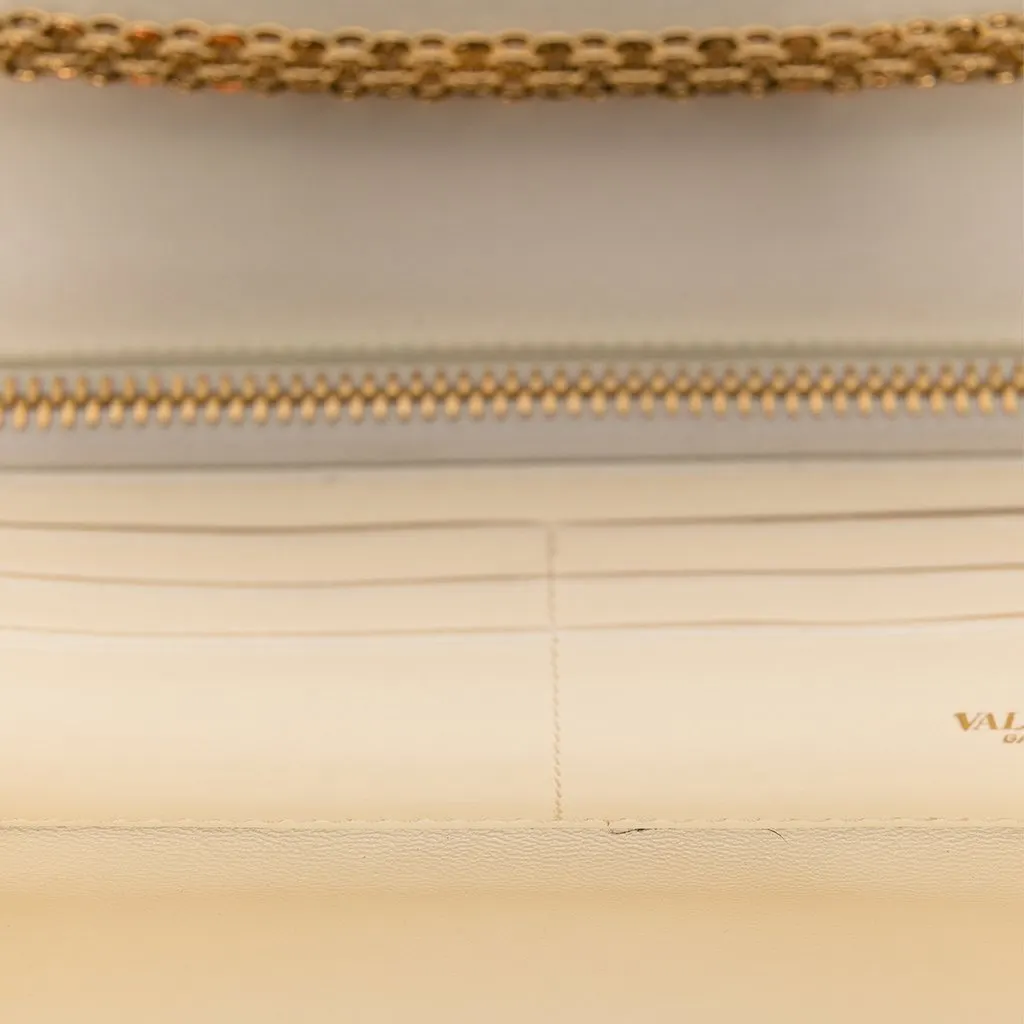 Valentino Nappa Roman Stud Wallet On Chain White Leather Very good - Model View