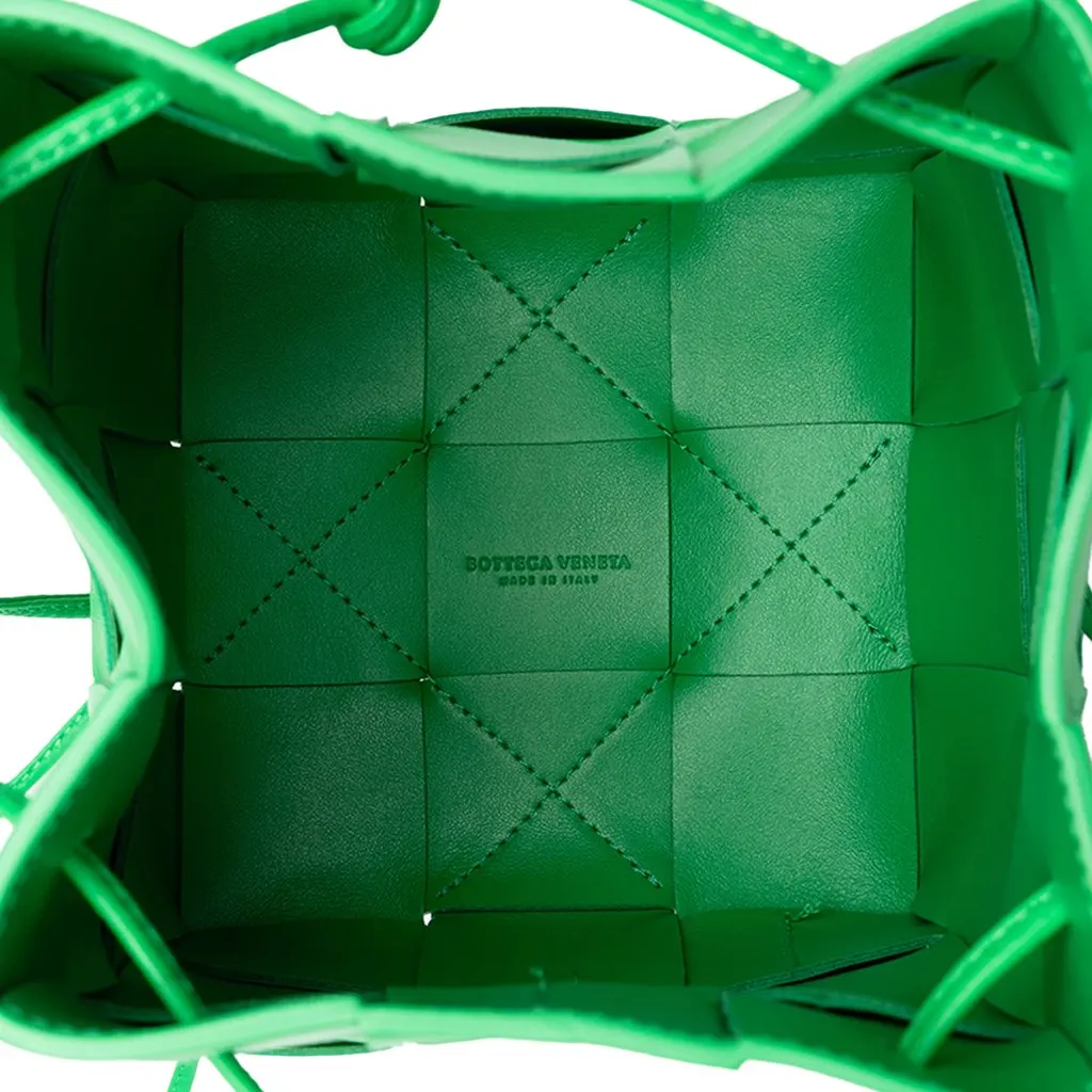 Bottega Veneta Small Nappa Maxi Intrecciato Cassette Bucket Bag Green Leather Very good - Model View