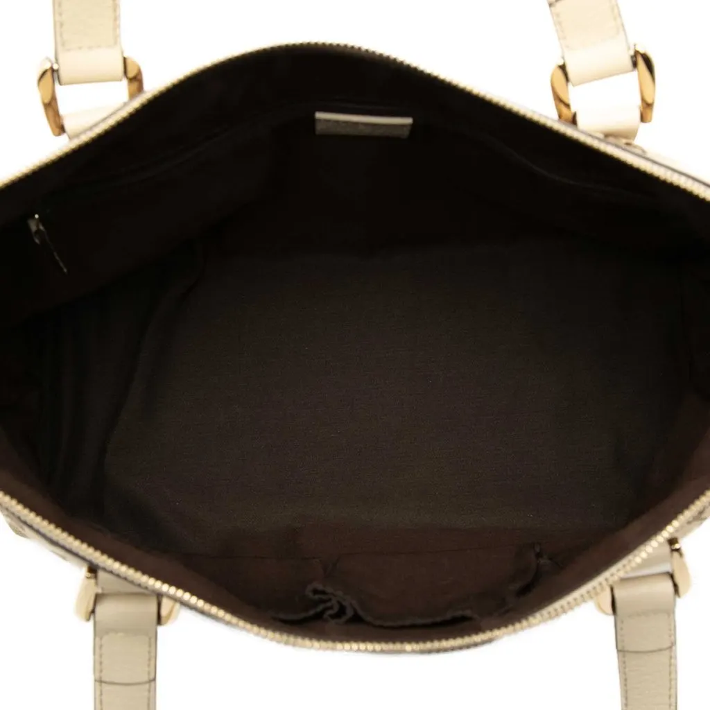 Gucci GG Canvas Abbey D Ring Tote Beige Very good - Model View