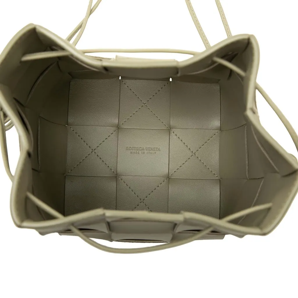 Bottega Veneta Small Nappa Maxi Intrecciato Cassette Bucket Bag Brown Leather Good - Model View