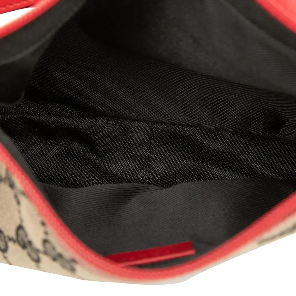 Gucci GG Canvas Shoulder Bag Beige Good - Model View