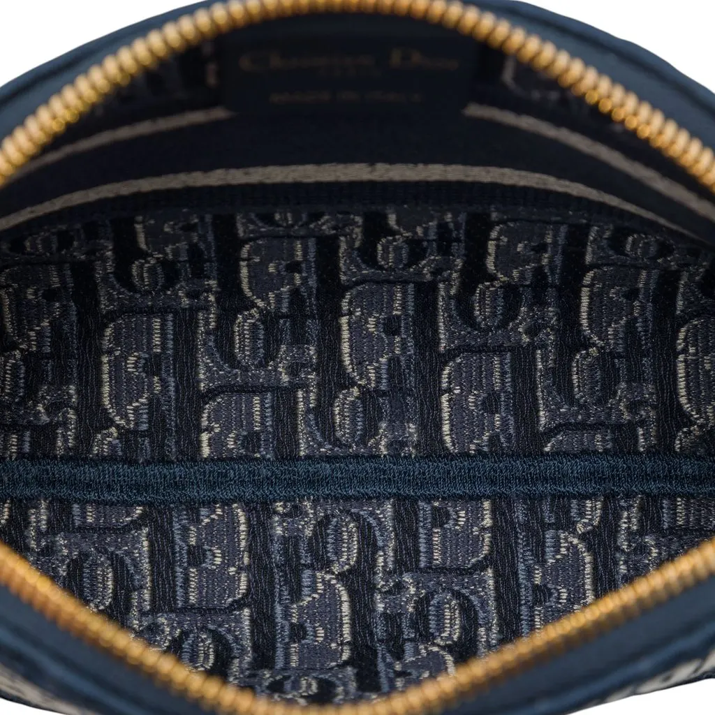 Dior Velvet Oblique Cosmetic Pouch Blue Velvet Very good - Model View