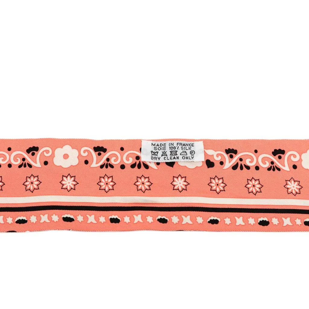 Hermès Peuple du Vent Bandana Twilly Silk Scarf Pink Very good - Inside View