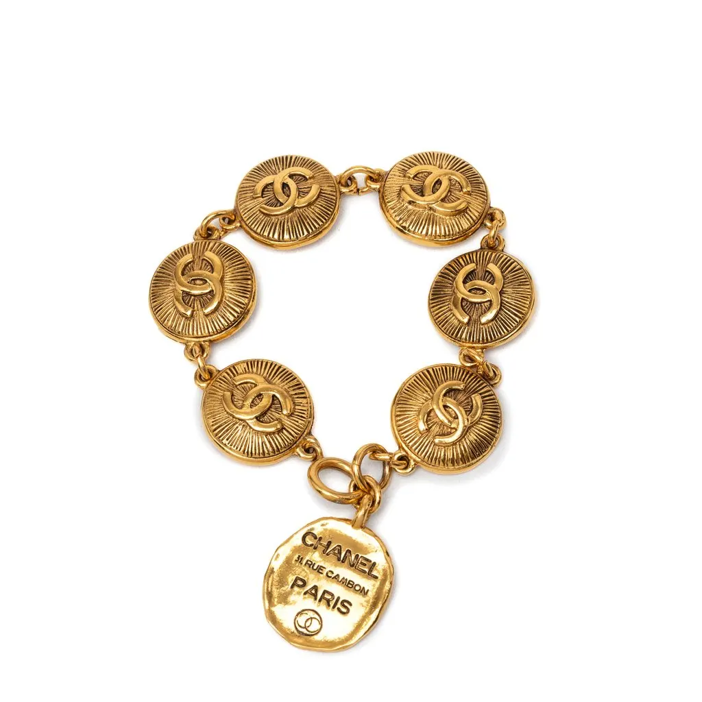 Chanel CC Gold Plated 31 Rue Cambon Medallion Link Bracelet Gold Metal Very good - Front View
