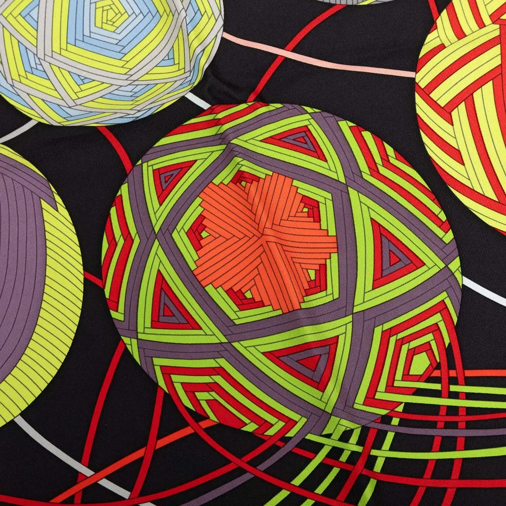 Hermès L Art du Temari Silk Scarf 90 Black Never worn - Inside View