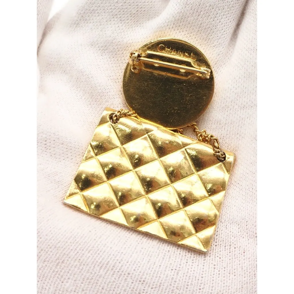 Chanel CC Gold Plated Medallion Quilted Flap Bag Brooch Gold Metal Very good - Inside View