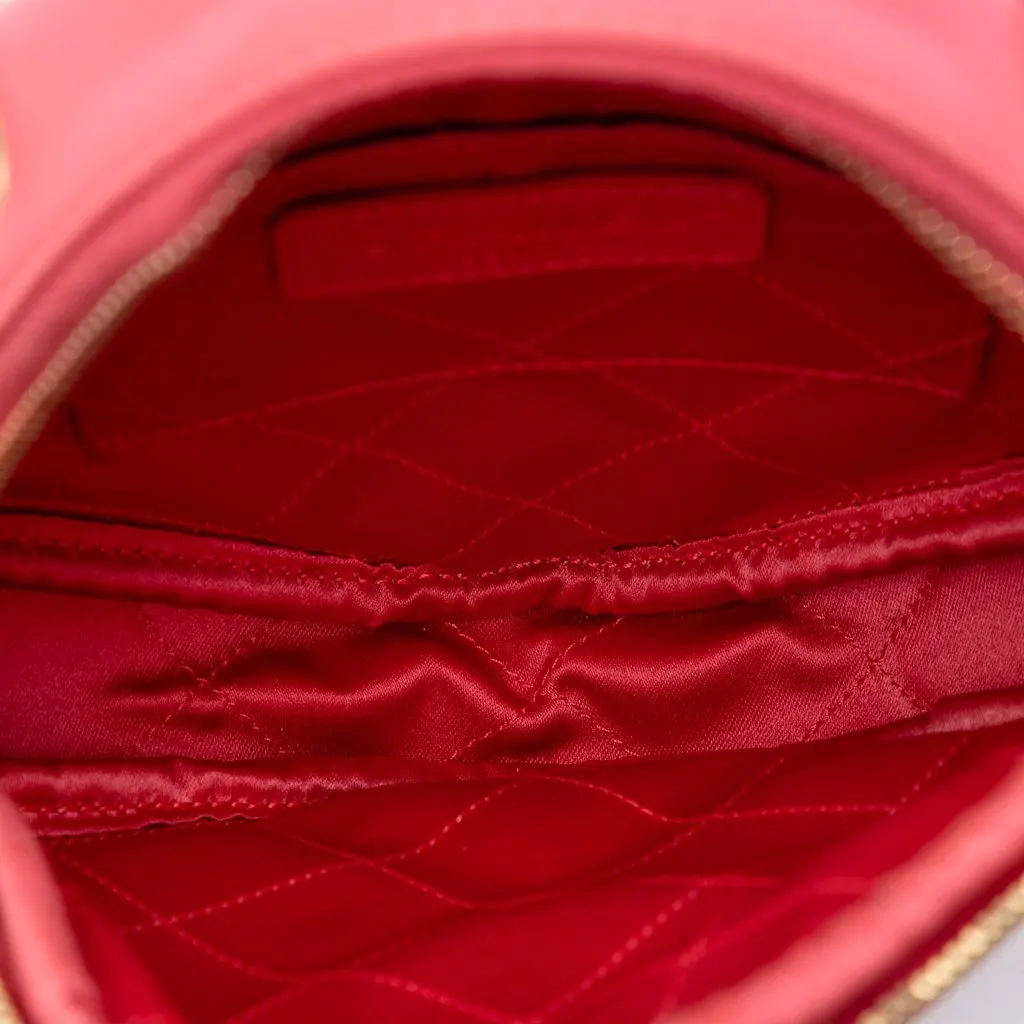 Chanel CC Quilted Lambskin Diamond Clutch with Chain Pink Leather Very good - Model View