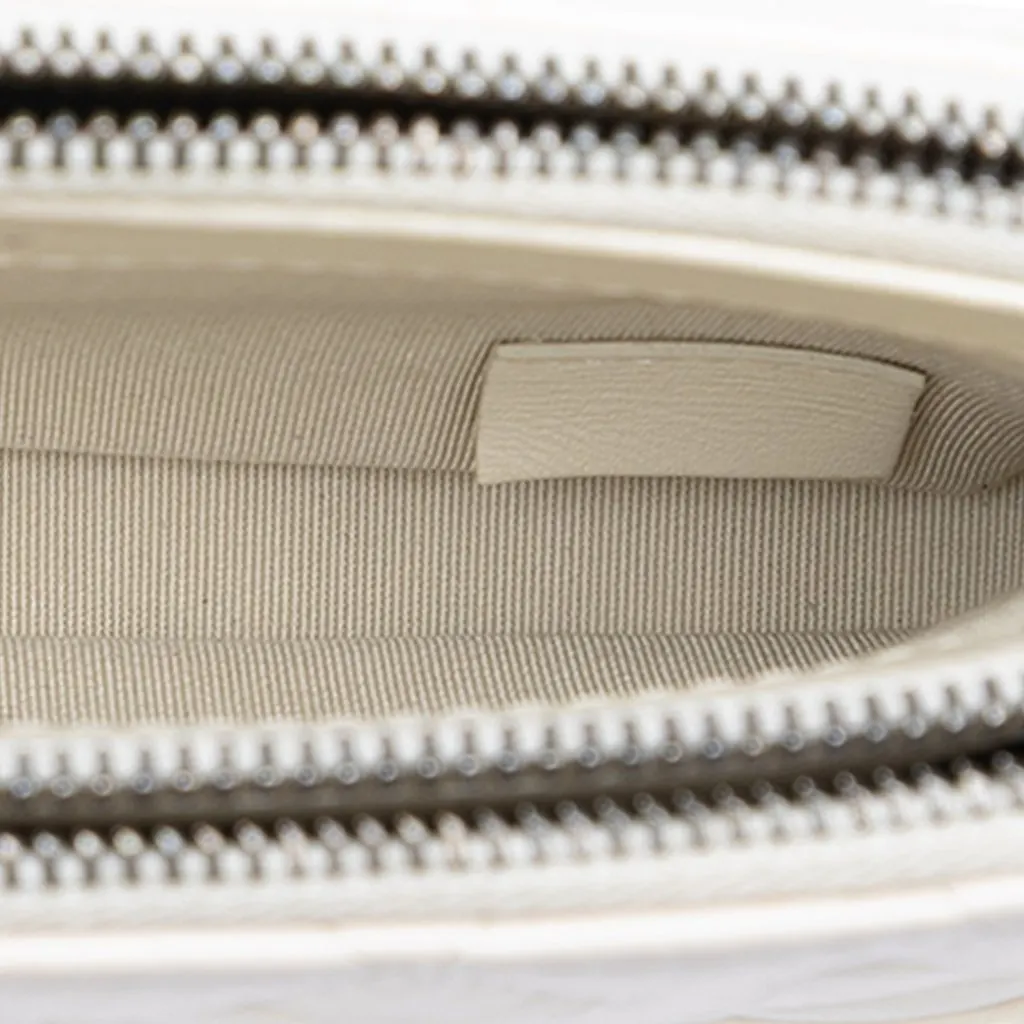 Chanel Quilted Aged Calfskin Gabrielle Clutch With Chain White Leather Very good - Model View
