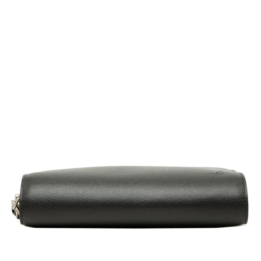 Louis Vuitton Taiga Pochette Baikal Black Leather Very good - Inside View