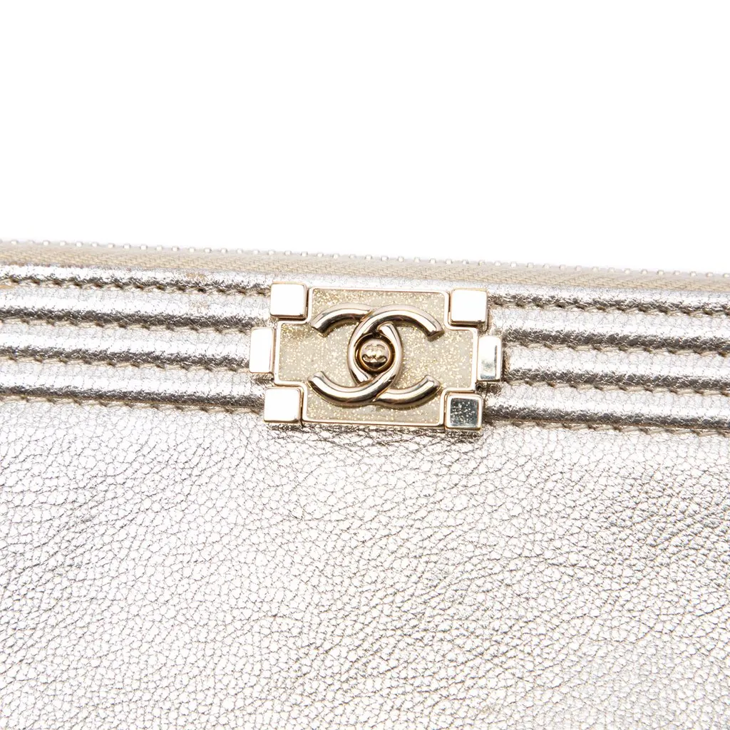 Chanel Medium Bicolor Goatskin Boy O Case Clutch Black Leather Very good - Box View