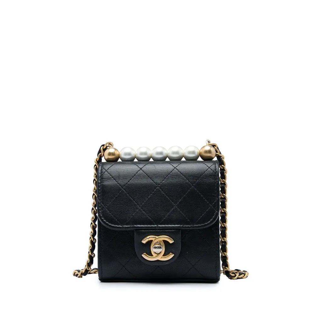 Chanel Mini Goatskin Chic Pearls Clutch On Chain Black Leather Very good - Front View