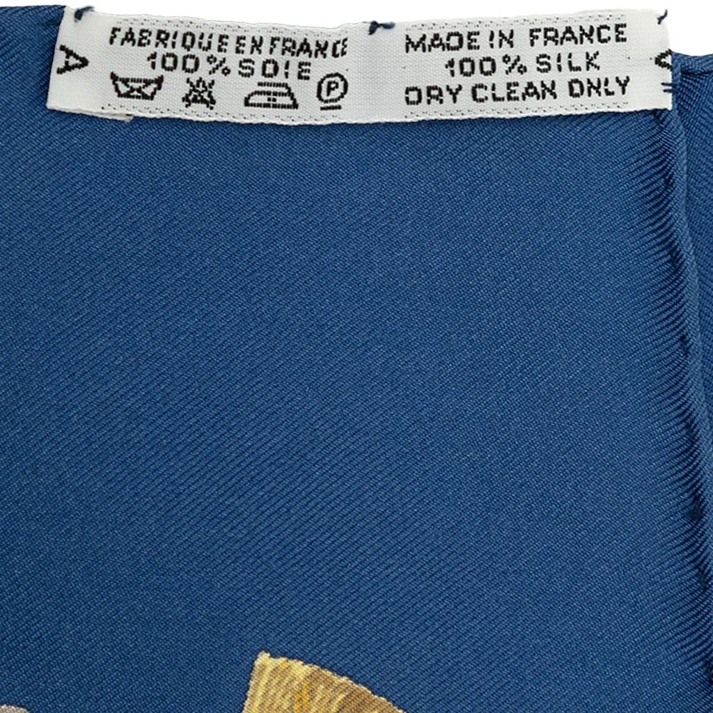 Hermès Ferronnerie Silk Scarf 90 Blue Silk Very good - Model View