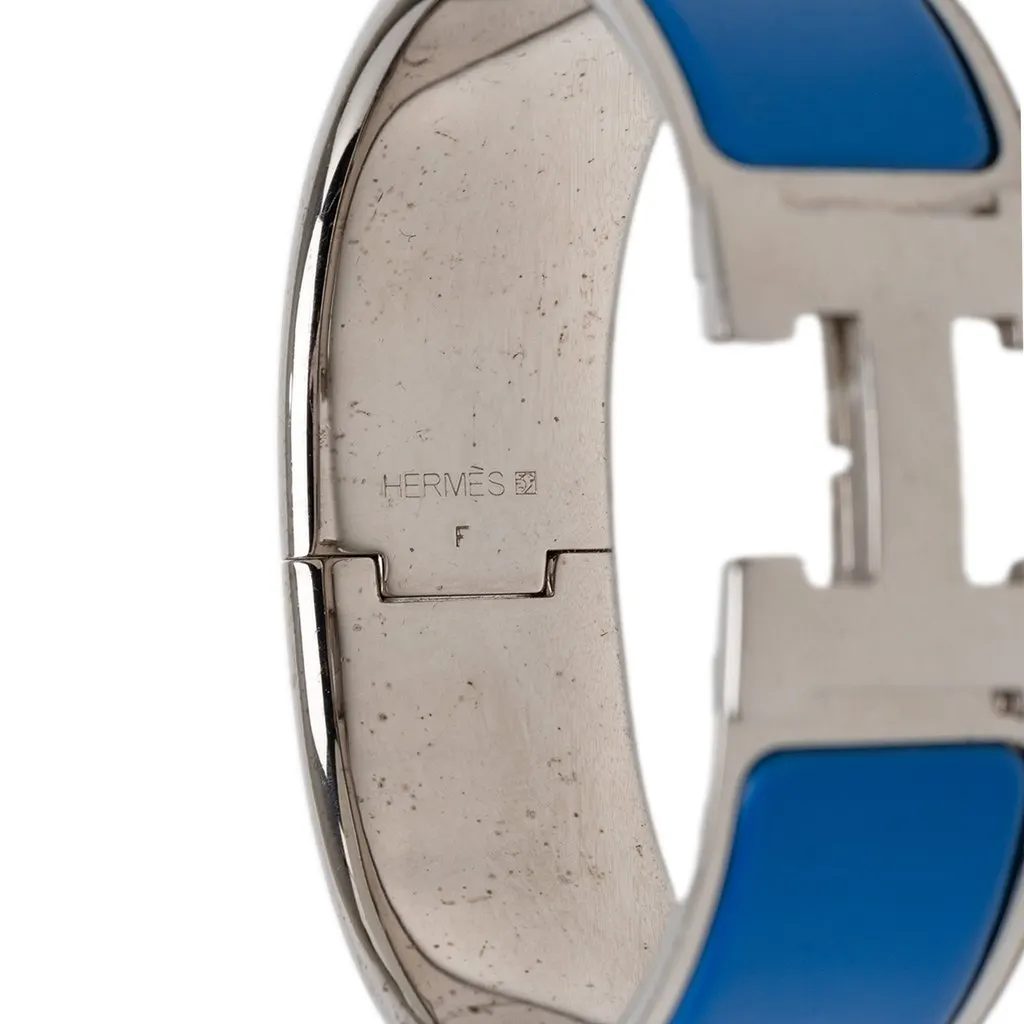 Hermès Wide Enamel Clic Clac H Bracelet PM Blue Very good - Model View