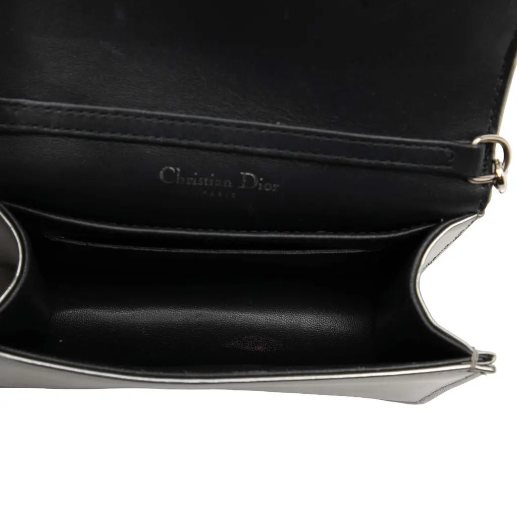 Dior Baby Metallic Patent Microcannage Diorama Flap Silver Leather Good - Model View