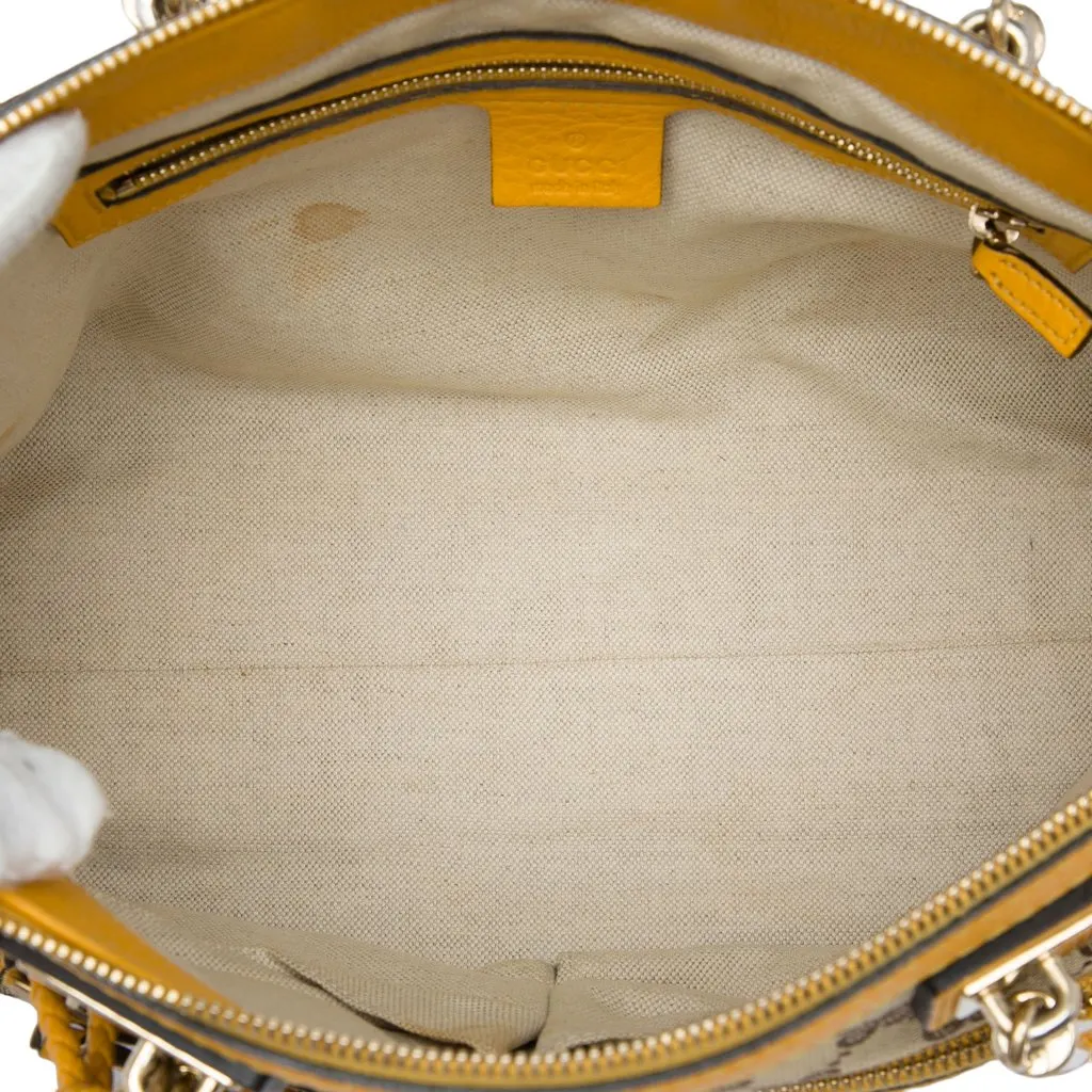 Gucci GG Canvas Bella Satchel Beige Very good - Model View