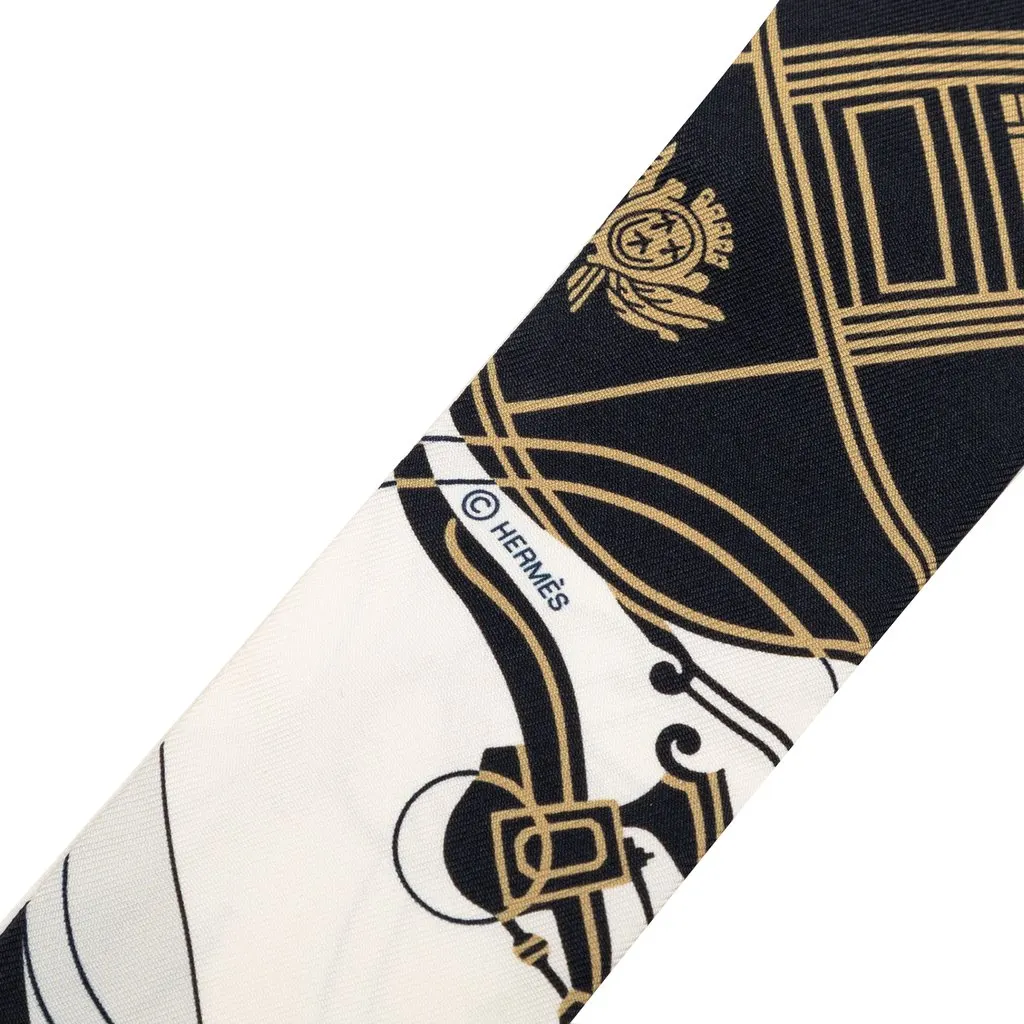 Hermès Ex Libris Forever Silk Twilly Scarf White Very good - Model View